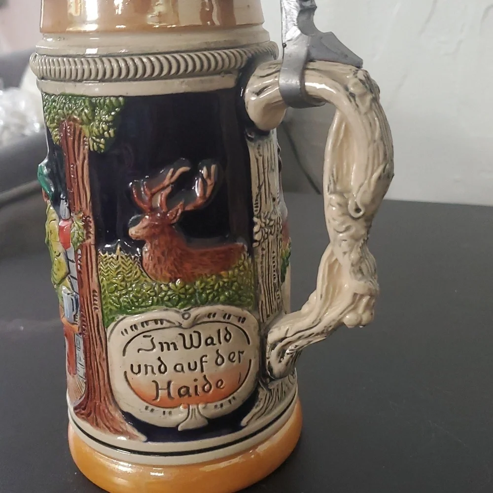 Original Thewalt German Beer Stein/Tankard With Pewter Lid Metalic Tan Trim